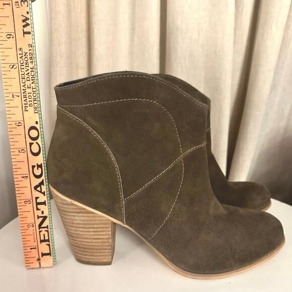 Sole Society Alba Olive Green Suede Heeled Ankle Bootie Sz. 11 Calf Suede - Picture 3 of 9